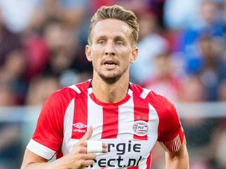 PSV燕豪芬誓取飛燕諾捧盃